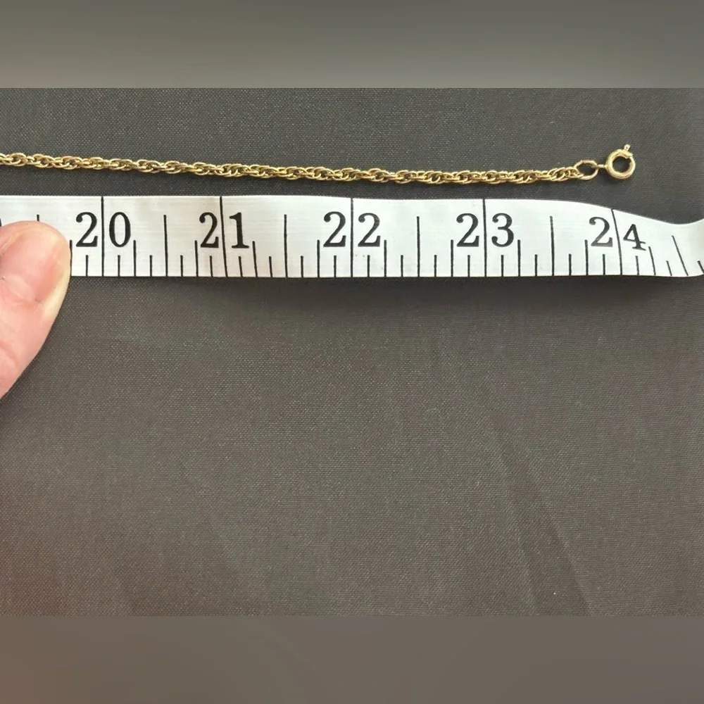 Vintage Rose Pendant Necklace, 23 inch gold tone chain with flower cameo pendant - Picture 2 of 5